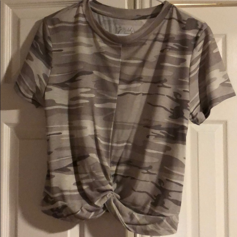 Gray camo short sleeve knot - tie top
